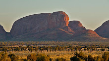 Lever de soleil sur les Kata Tjuta