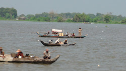 Plein de pêcheurs sur le Tonlé Sap