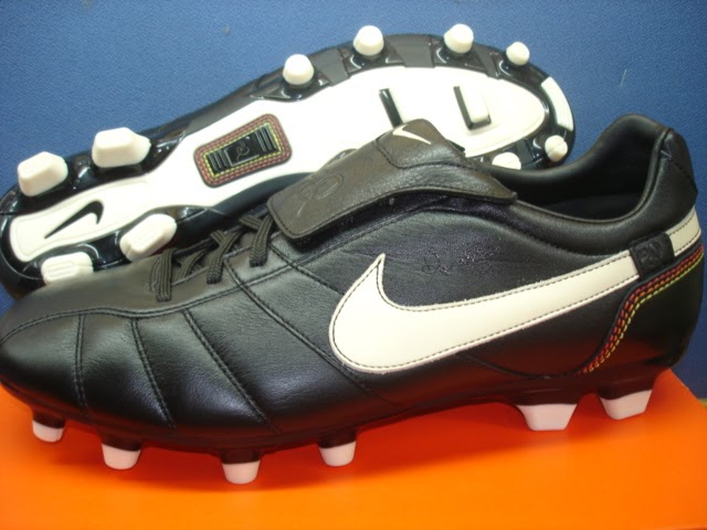 widest football boots