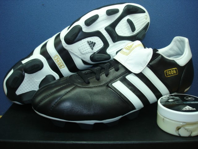 widest football boots