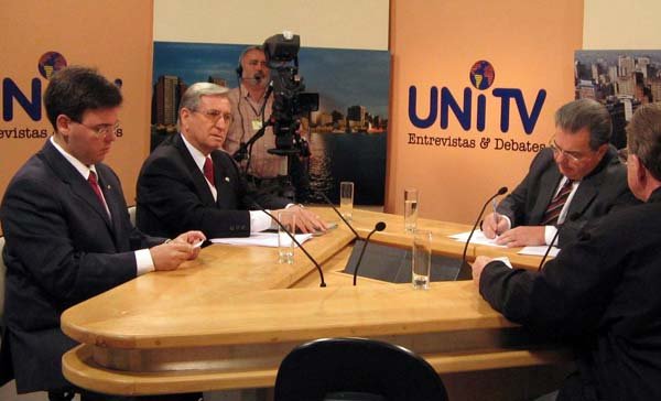 [unitv.bmp]