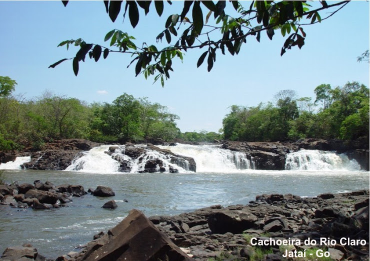 Cachoeira do Rio Claro (500 metros da ponte)