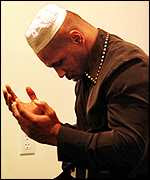 http://2.bp.blogspot.com/_jEwL4I5g1WQ/TJyr54Sa7xI/AAAAAAAABeU/V4qblogkPgo/s200/_183631_mike_tyson_prayers_150.jpg