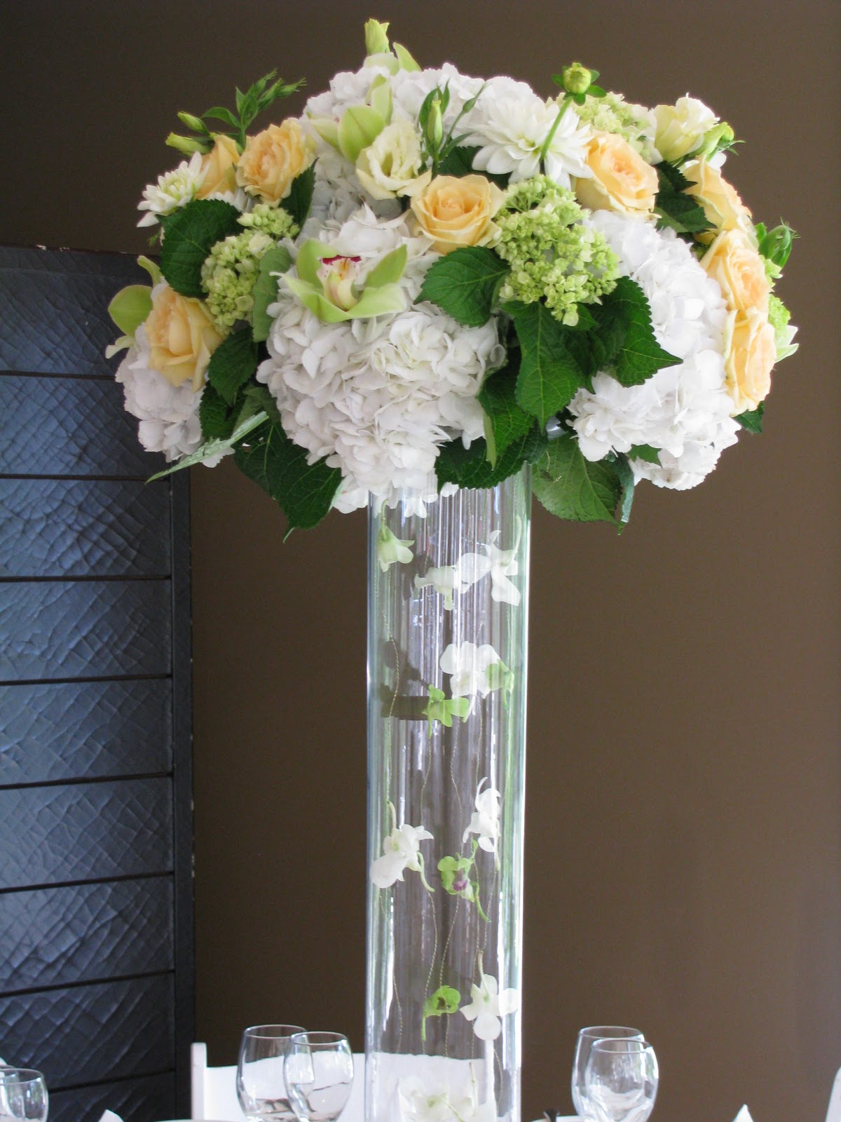 Fresh Fabulous Frontier Flowers A Wedding at the Lake