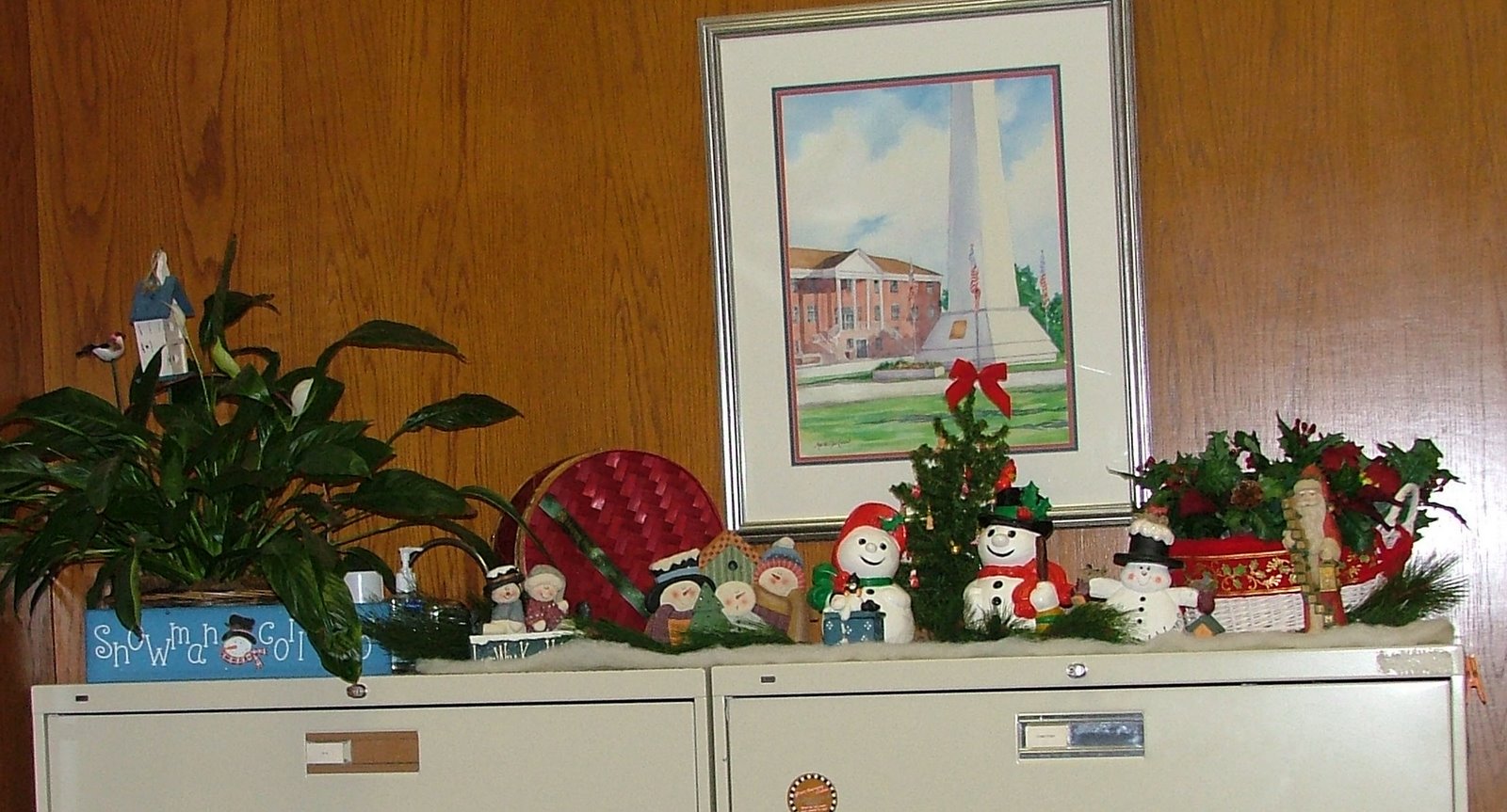 [diane's+office+xmas+display_edited-2.jpg]