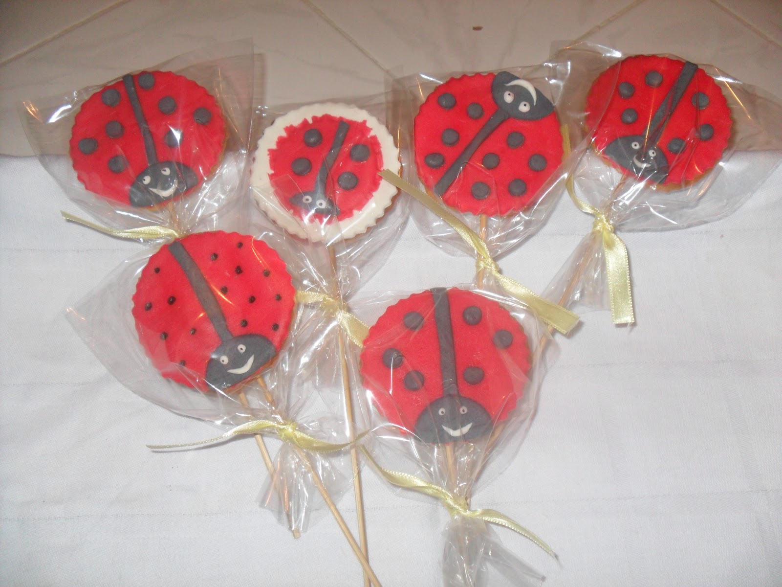 UMRANDURU�DAN İKRAM UĞUR BÖCEĞİ KURABİYELER!!!