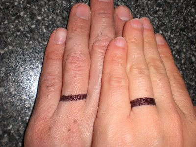 Ewww I really don't like those wedding ring tattoos, in fact I think I don't