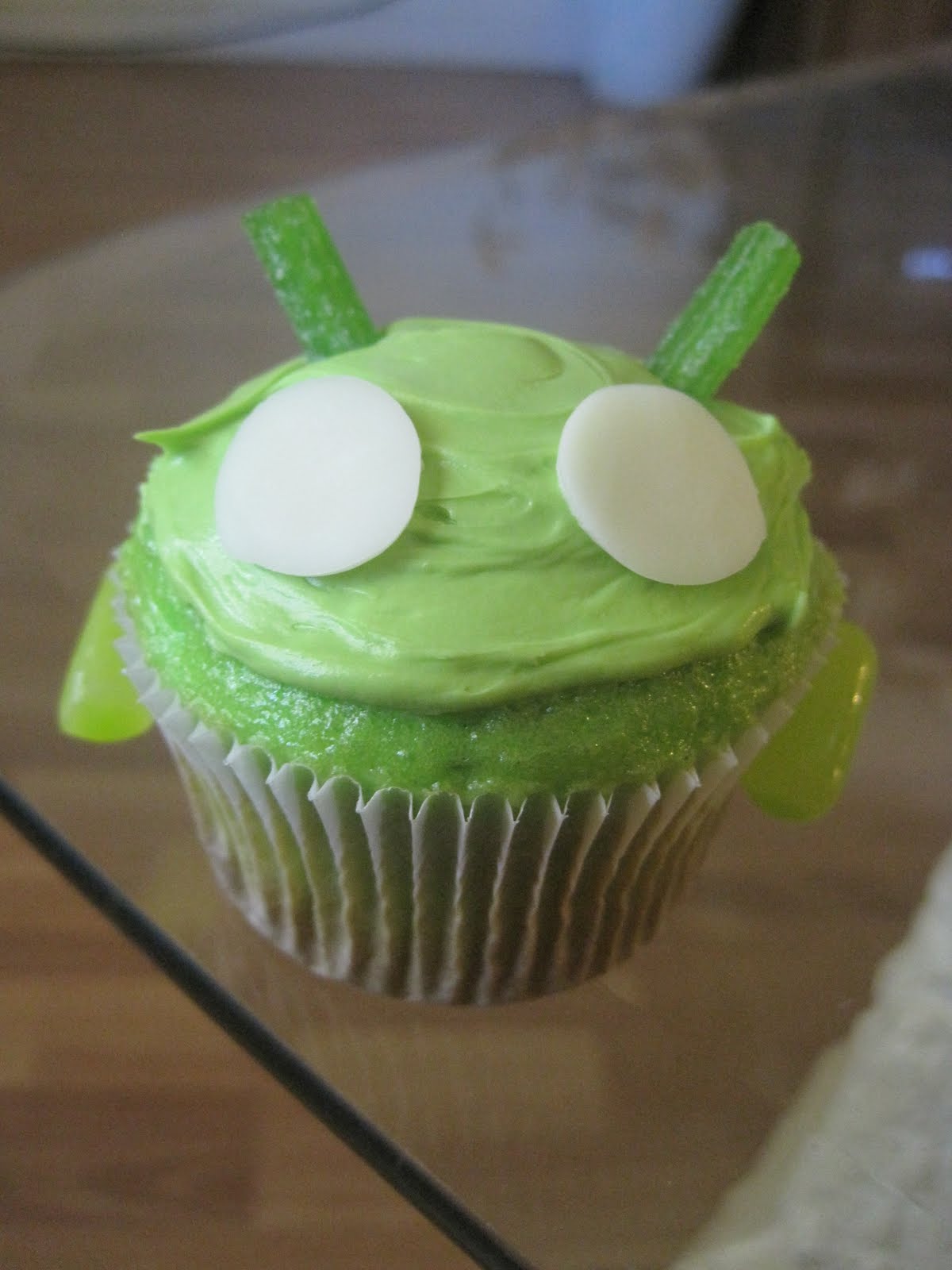 my feelings taste like cupcakes: Android Robot Cupcakes