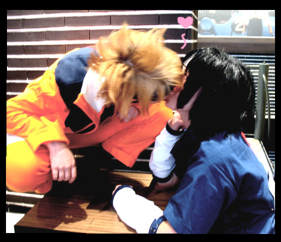 sasuke-naruto-yaoi-kiss%5B1%5D.jpg