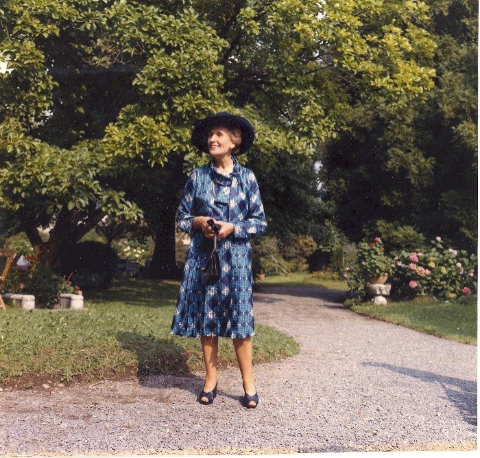 [bernadette's+mother.jpg]