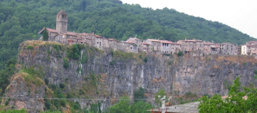 Castlefollit De La Roca - Spain