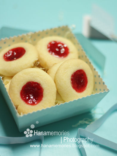 Hanas Family Strawberry Jam Cookies