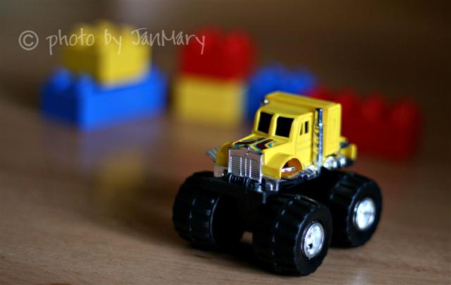 [monster+truck+day+54+4w+(Small).jpg]