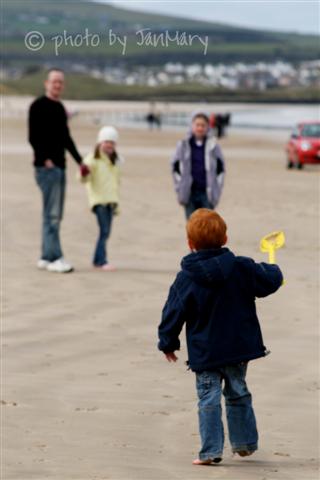 [family+beach+0504+4w+(Small).jpg]