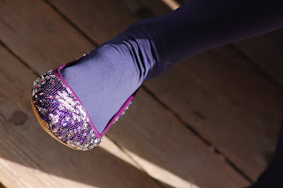 foto scarpa viola lustrini