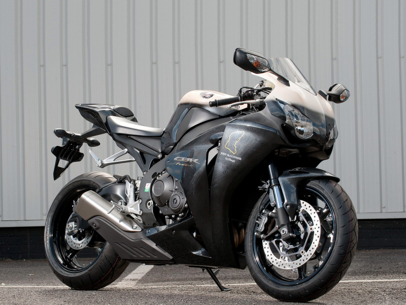 http://2.bp.blogspot.com/_ja0nvj5Jato/TKdXk8YRbEI/AAAAAAAAIOY/Y5luHrkPxUo/s1600/Honda-cbr1000rr-fireblades_SE_2.jpg