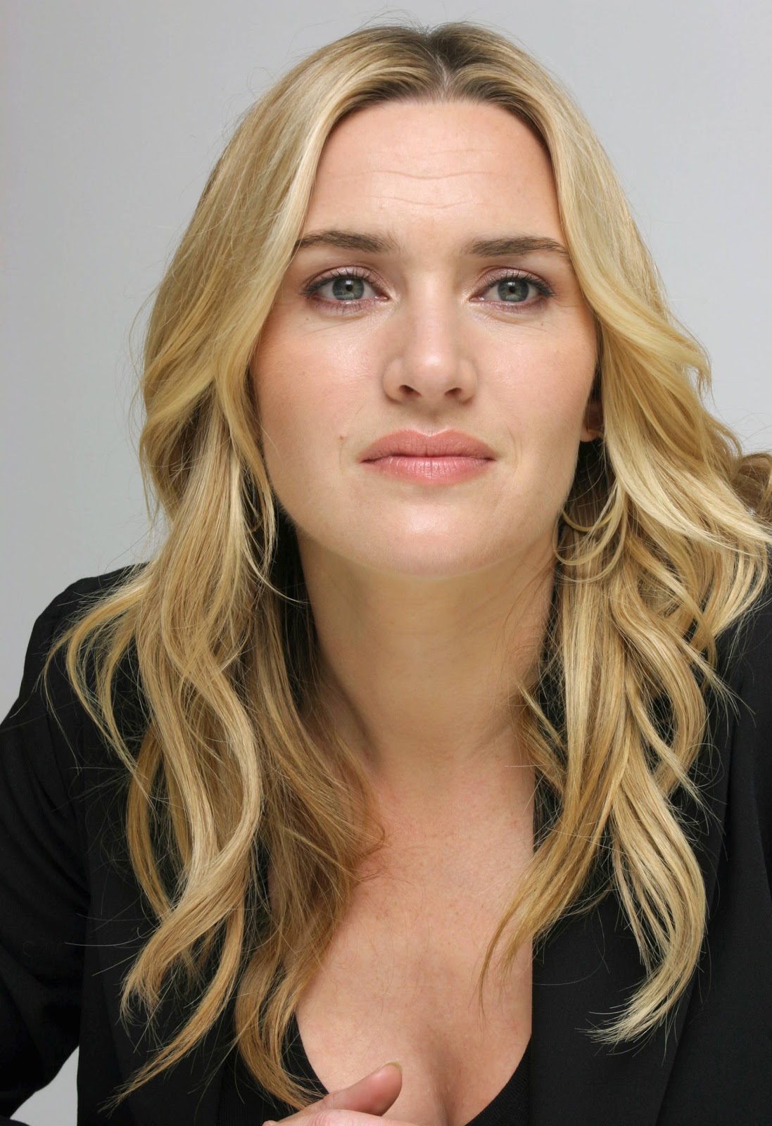 http://2.bp.blogspot.com/_jcLmI_ZzqII/TVLsfg7kMbI/AAAAAAAAArQ/pasEocYGlkg/s1600/Kate+Winslet+11.jpg