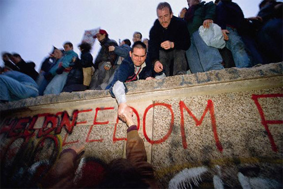 [berlin-wall-freedom1.jpg]