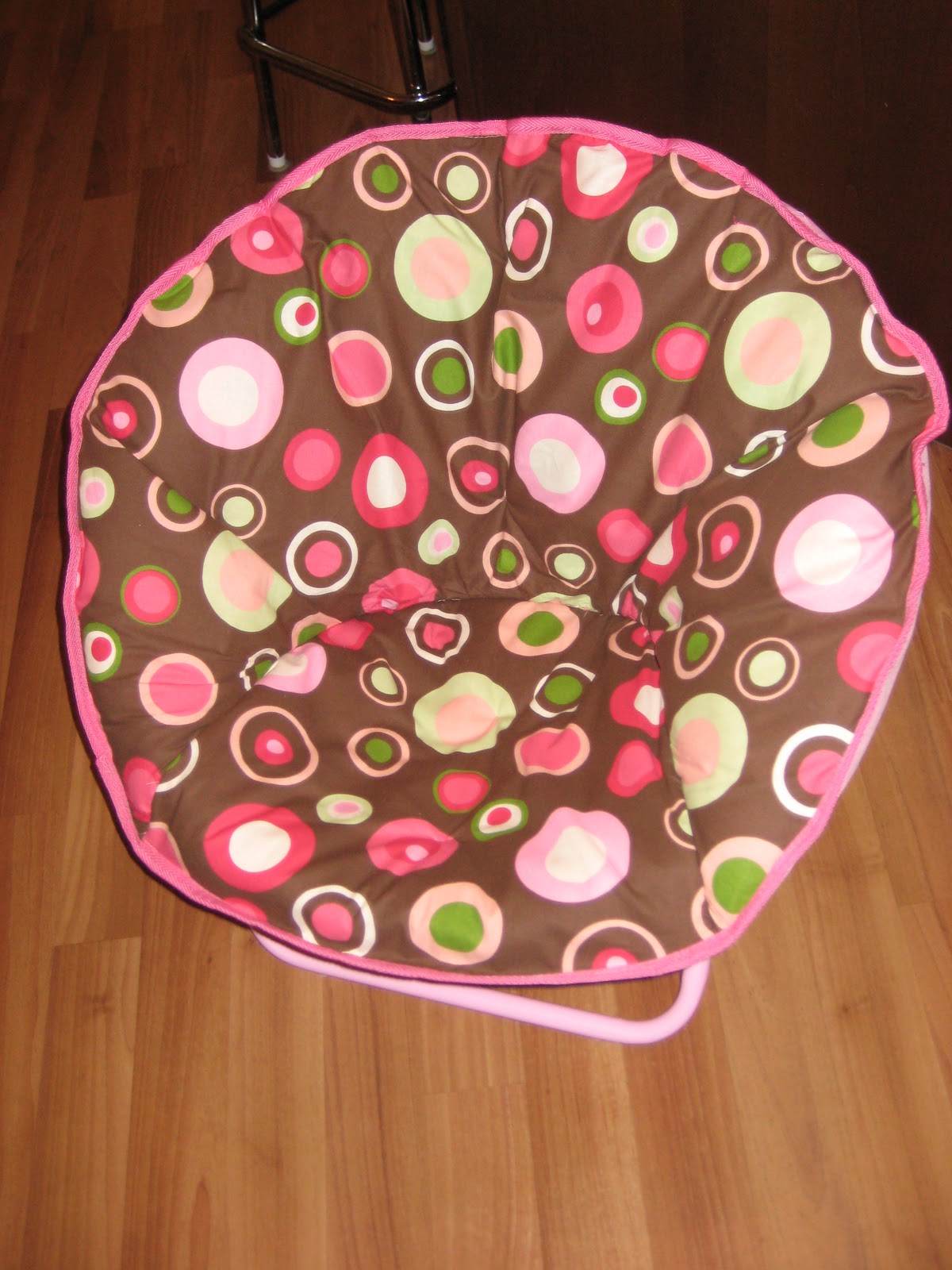 Laura Thoughts Saucer Chair ReCover