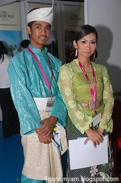 Malay Traditional Costume: Baju Kebaya
