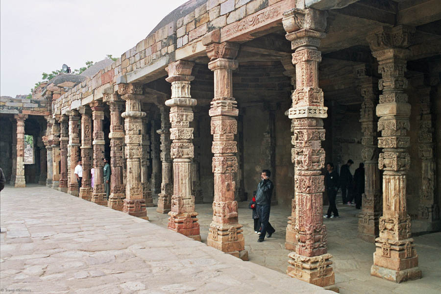 H-M synthesis: Portion of Sankaracharya temple in Kashmir was built by Mughal Emperor Shah Jahan Qutub+Minar+Complex+Temple+1