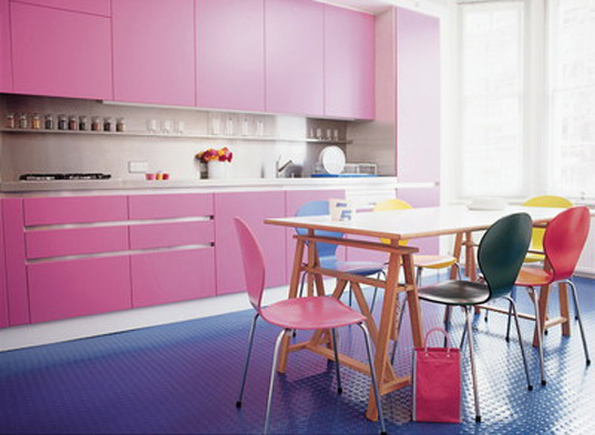 http://2.bp.blogspot.com/_jmpaw2ZHXpI/S6s4vKksPdI/AAAAAAAAAK0/9rwg6GLyB1I/s1600/kitchen-pink1inhabitat.jpg