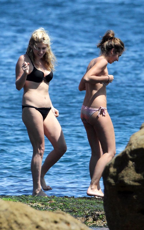 Ke$ha Running Around Bondi Beach In Bikini (PHOTOS 