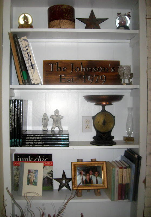 Shelf display left