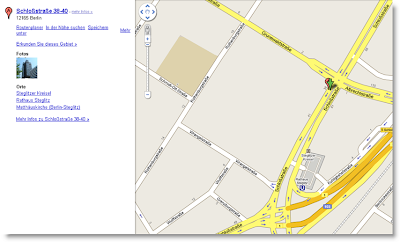 Ein Screenshot von Google Maps mit Informationen über einen Ort an der linken Seite