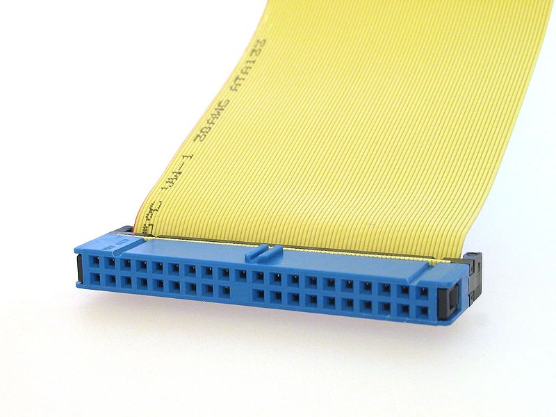 informacion del equipo de computo Conector IDE y SATA.