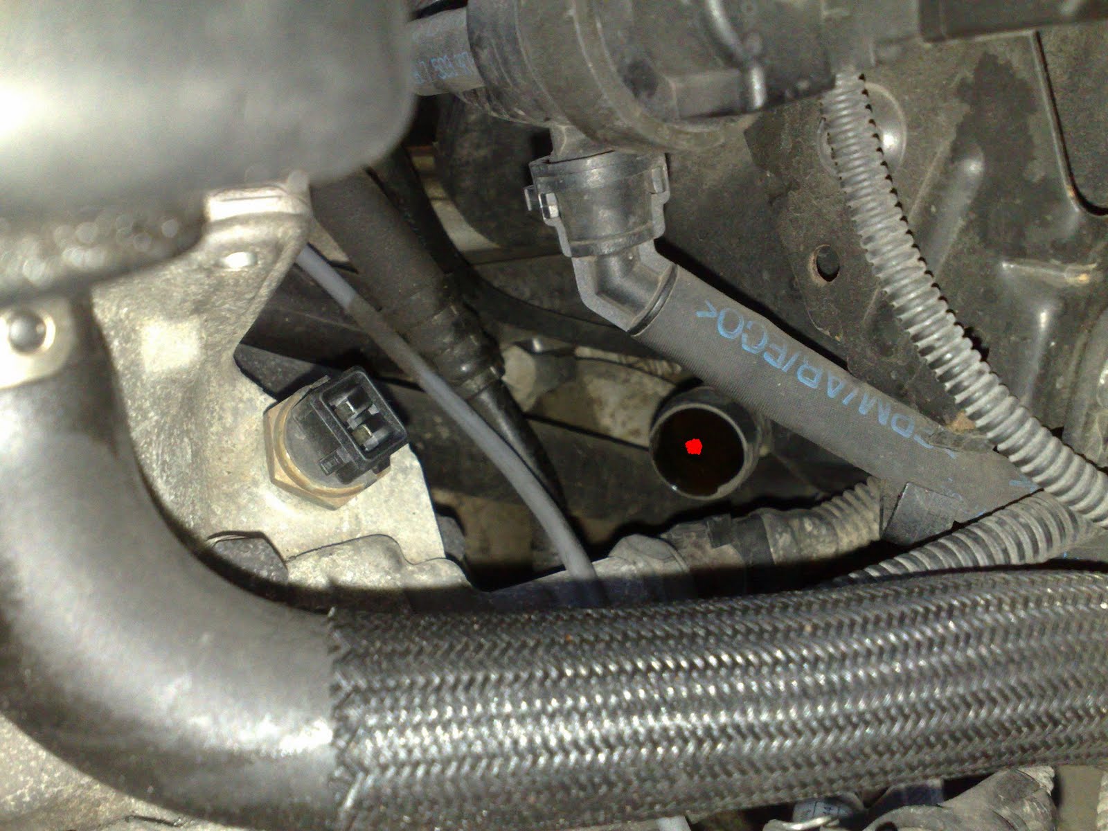 BMW E46 330Ci Replacing crankcase ventilation pipe (CCV)