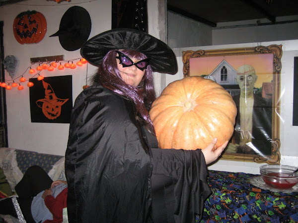 Bruja Amatista con calabaza de verdad