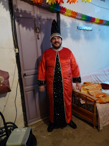 Brujo Buenííísimo, Mago Encantadorrr... y Escritor y Poeta de ensueño, de nombre: "Damián"