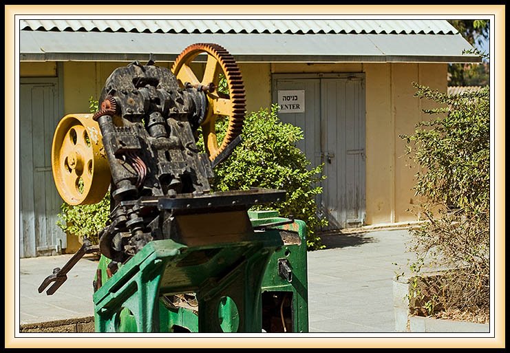 [89002157.7J2WO4f5.IMG_4966bulletmachine]