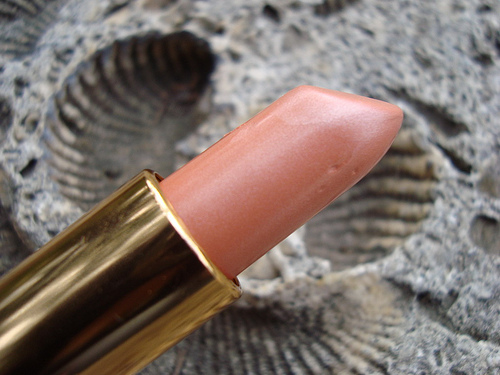 This Super lustrous lipstick revlon coral berry lipstick. This Super lustrous lipstick