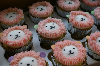 coco cake cupcakes lion cupcakes | simple pretty