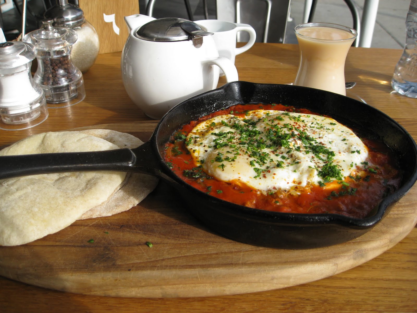 CHOCOLATE & CROISSANTS: Lebanese Breakfast
