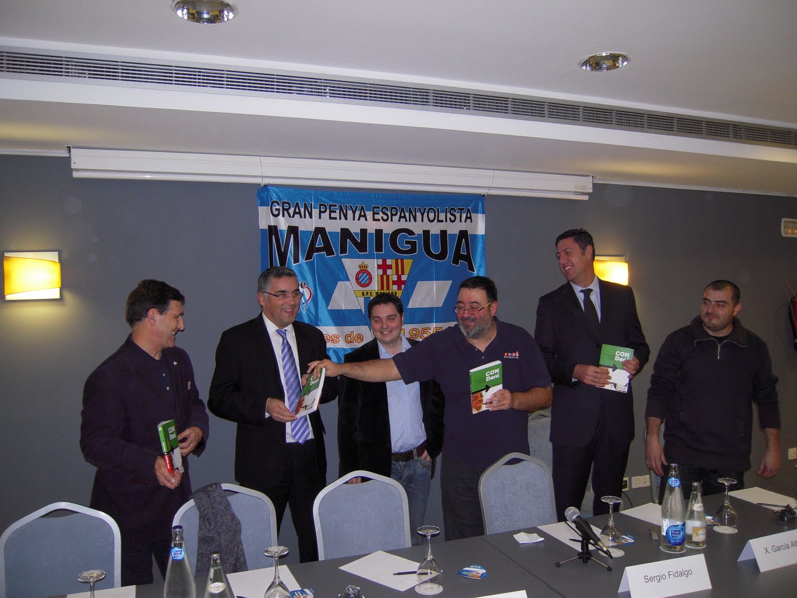 [foto+presentacion.JPG]