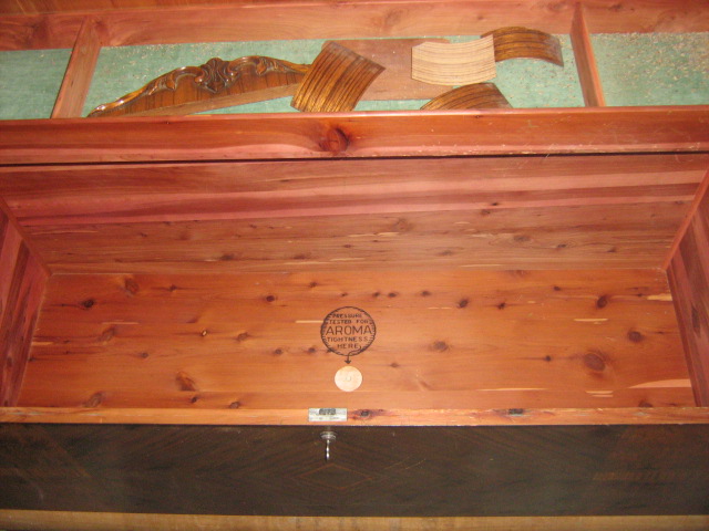 [cedar+chest+open+2.JPG]