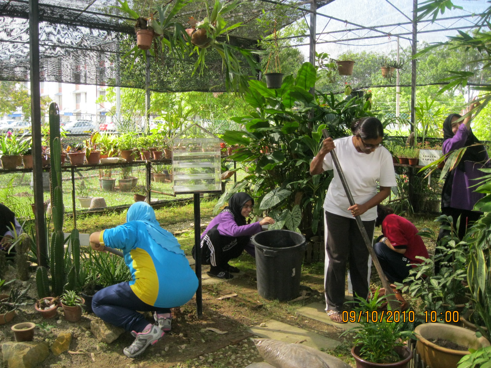 UNIT HAL EHWAL MURID AKTIVITI GOTONG ROYONG MENGINDAHKAN