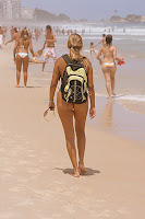 Yes, she IS naked! Don't ya just love Rio!!