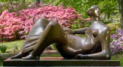 Henry Moore - Reclining Figure: Angles (1979) photo: John Peden (2008)