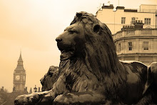 Lvi obklopující Horatia Nelsona na Trafalgar square