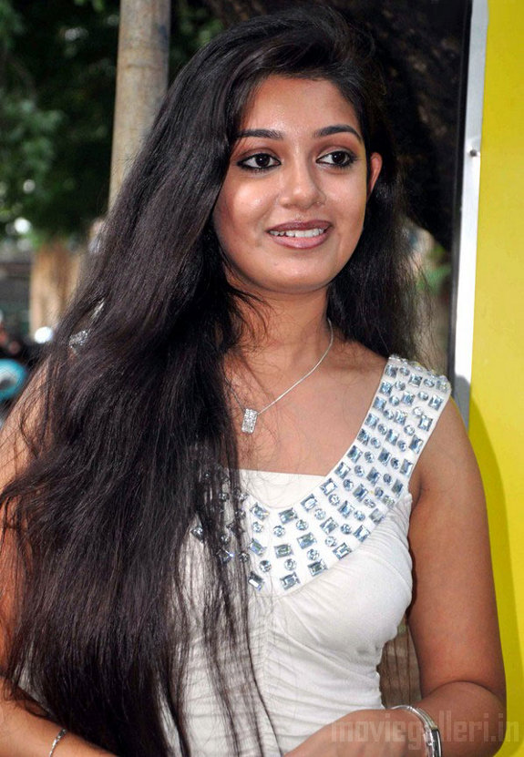 http://2.bp.blogspot.com/_kLvzpyZm7zM/TDlwXmmU45I/AAAAAAAARpg/QVP80VDI8dE/s1600/chaya_singh_hot_photos_pics_gallery_04.jpg