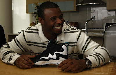 KICK GAME : Ken Griffey Jr. Interview with Sole Collector Training-(P.S.)The 