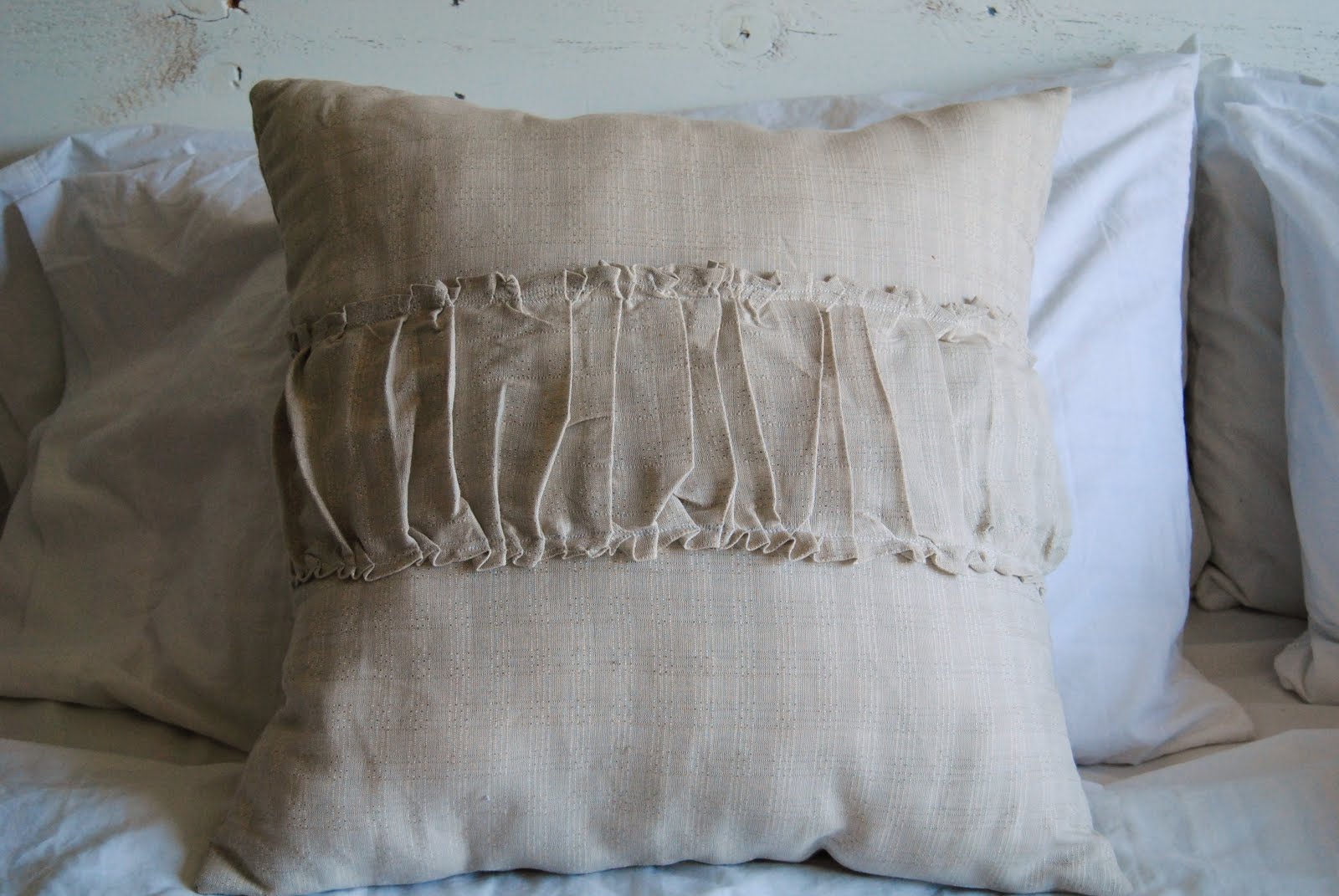 Cottage Dreamers Another pillow tutorial (and curtains)
