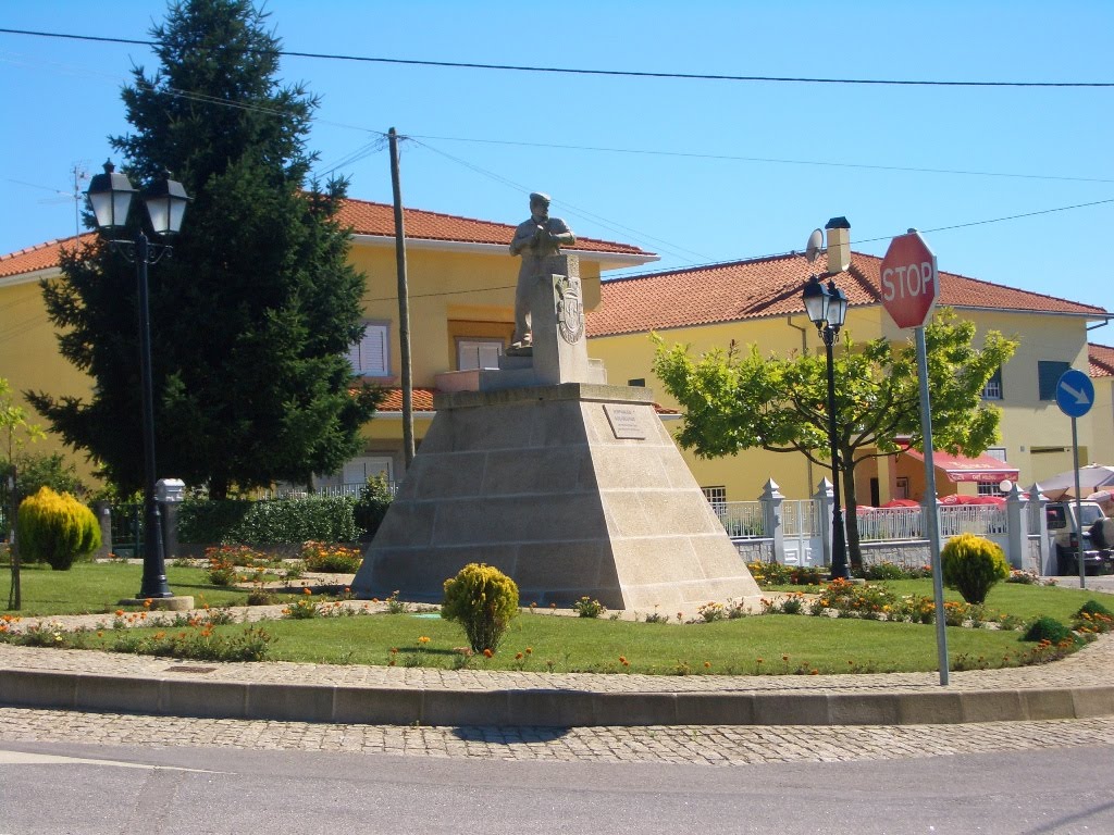 [MONUME~1.JPG]