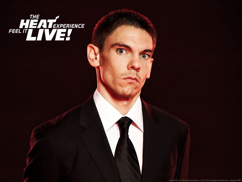 [800_quinn_pe_wallpaper_081106.jpg]