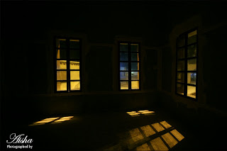%D8%BA%D8%B1%D9%81%D8%A9+%D9%85%D8%B8%D9%84%D9%85%D8%A9.jpg