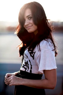 Demi Lovato Falling Lyrics on Demi Lovato Catch Me Mp3 Lyrics